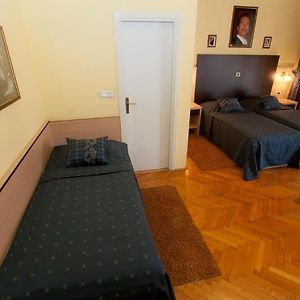 Dreibettzimmer